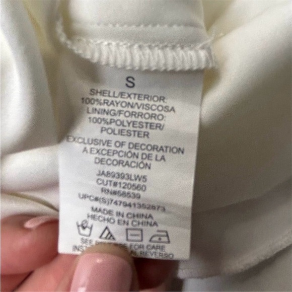 Speechless Women's White Short Cold Shoulder Dress Crochet Detail Size S Boho - Picture 10 of 12